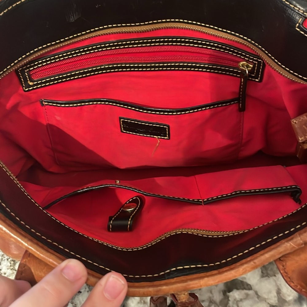 Dooney&Bourke - Picture 2 of 5